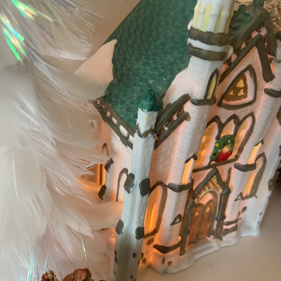 Vintage Collins  Christmas Holiday Lighted  Expression Ceramic Church - Picture 9 of 13